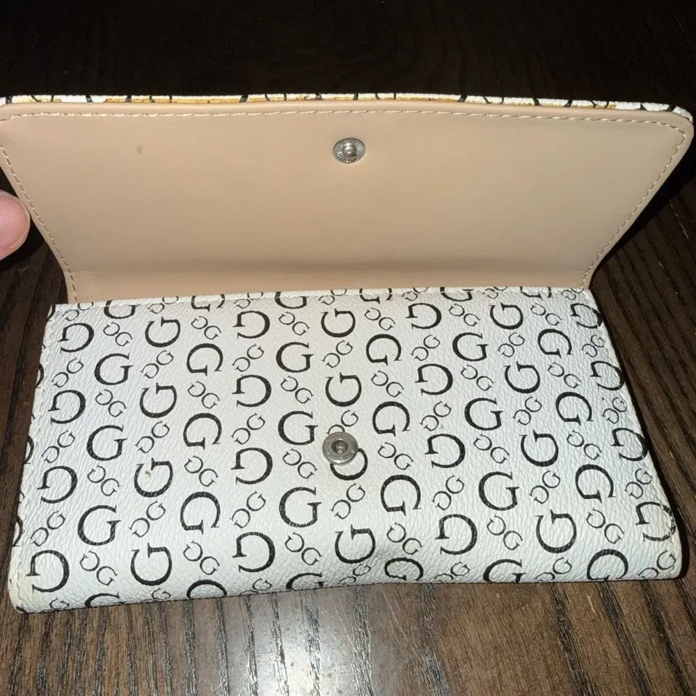 Guess Black and Cream Logo Card Holder
